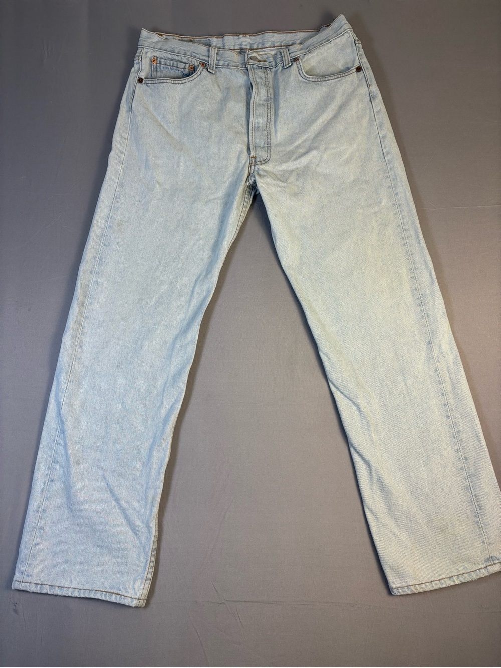 Stunning Vintage Levi’s Denim 501’s. 1992. Size 32. Perfectly broken in. - Picture 2 of 11